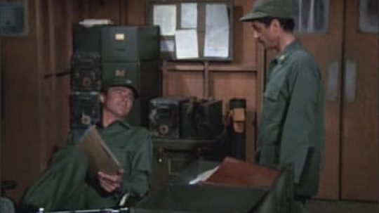 M*A*S*H - Kam kráčate, kapitán Chandler?