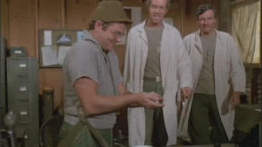 M*A*S*H - Dr. Winchester a pán Hyde