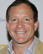 Steve Guttenberg